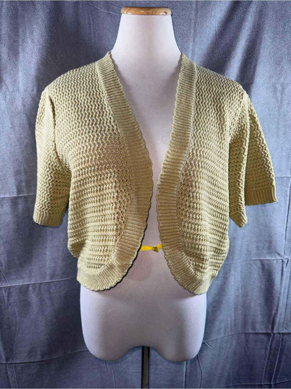 2727-Vicki Wayne Vintage Open-Front Short Sleeve Knit Cardigan in Sage Green